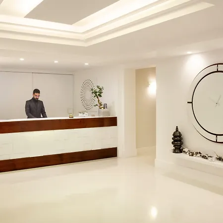 Royal Hotel