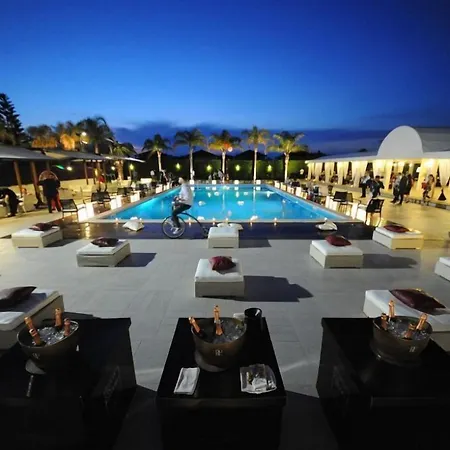 Royal 4* Paestum